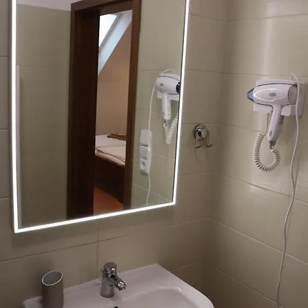 ゲストハウス Florian