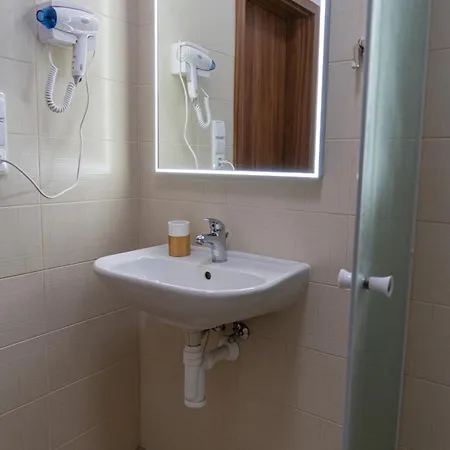 Florian ゲストハウス 3*